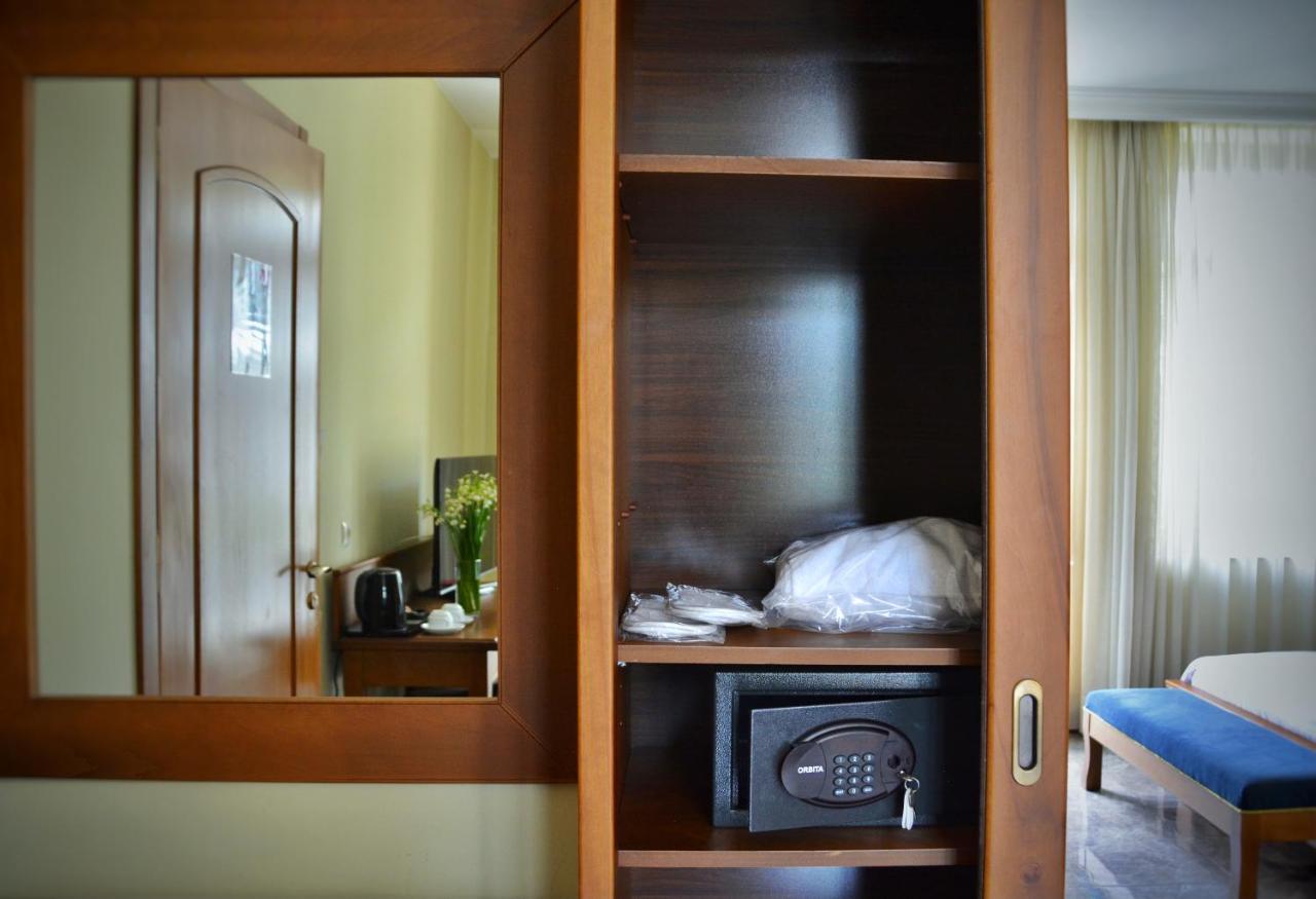 Boutique Hotel O. Galogre Batumi Exterior photo