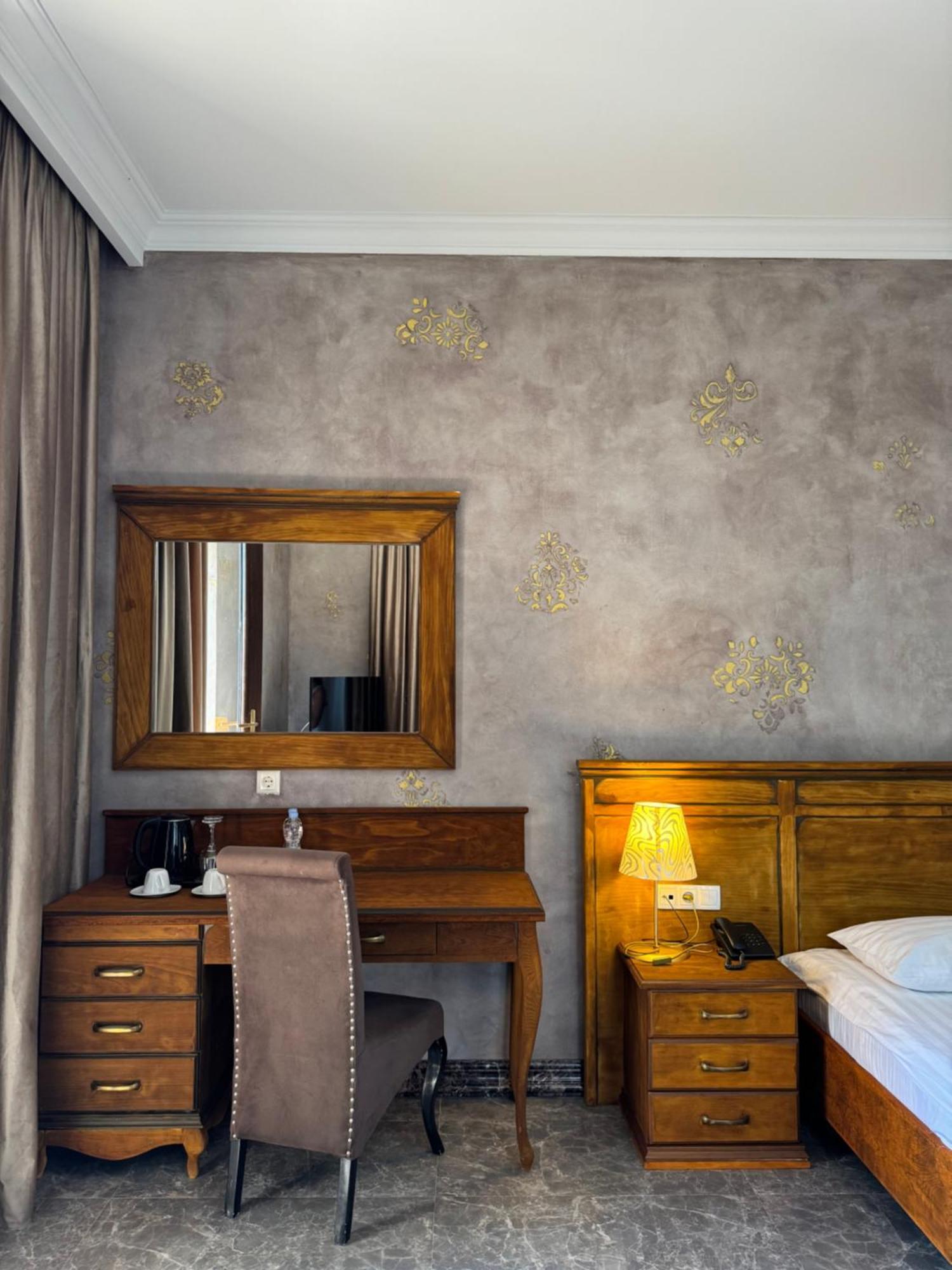 Boutique Hotel O. Galogre Batumi Exterior photo
